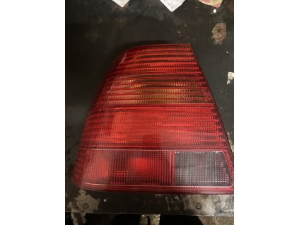 Leve zadni světlo VW Bora 1J5 945 095 A 1J5945095A