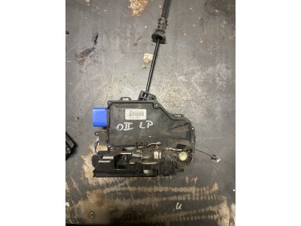 Zamek dveří levy přední Octavia 2 3D1 837 015 AB 3D1837015AB