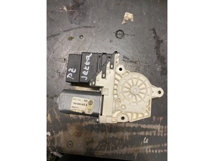 Motorek stahování pravý zadní VW Jetta 1K5 839 402 B 1K5839402B 9934-25-200 9934-25-200