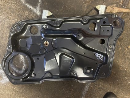 Stahovačka prava přední vw bora 1J4 837 756 B 1J4837756B