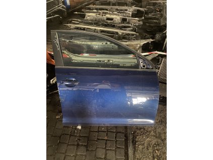 Prave přední dveře VW Jetta Kod barvy LD5Q HR