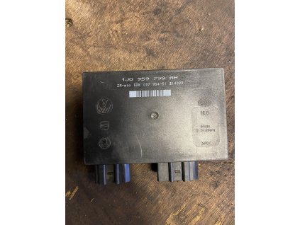 Komfortní jednotka 1J0959799 - Centrální řídicí jednotka komfortní elektroniky VW Golf IV/Bora (základní verze)