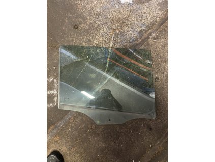 Prave zadni okno Škoda Superb 2 kombi