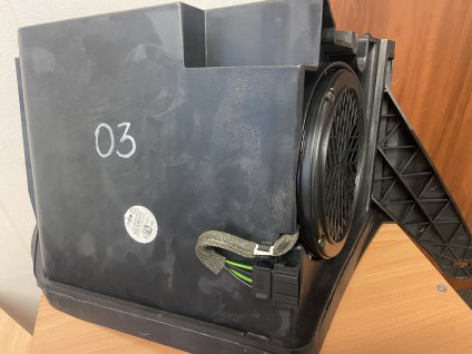 SUBWOOFER ŠKODA O3, 5E0035412