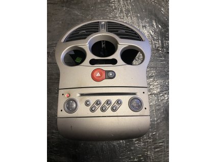 Středový panel s rádiem Renault Modus 8200 335 062 8200335062
