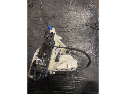 Pravý přední zámek dveří Volkswagen Passat CC 5N1 837 016 C 5N1837016C