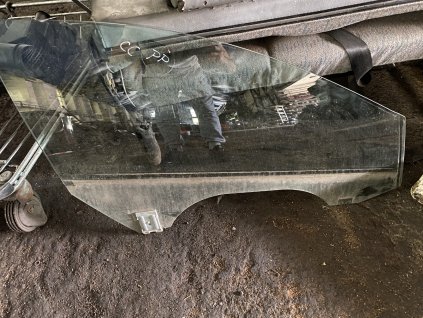 Prave přední okno VW Passat CC