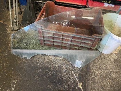 Leve přední okno VW Passat CC