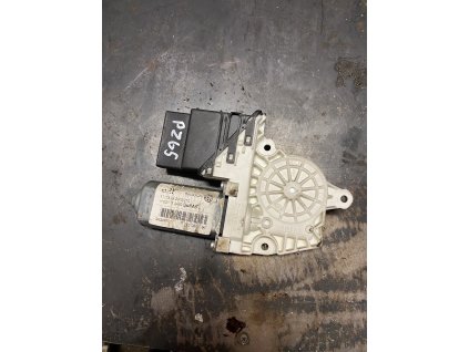 Motorek stahování oken Pravy zadni VW Golf 5 993425-200 993425-200