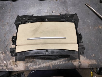 Popelnik Audi A8 D4 4H0 864 051 B 4H0864051B