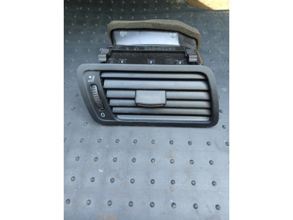 Pravý výdech topení VW b6 3C1 819 702 E 3C1819702E
