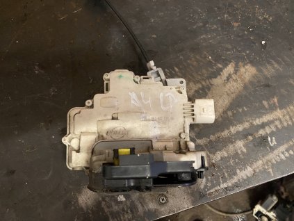 Zamek dveří levy přední Audi A4 8E1 837 016 AA 8E1837016AA