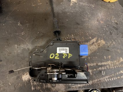 Zamek dveří Pravy přední Škoda Octavia 2 3D1 837 016 AC 3D1837016AC