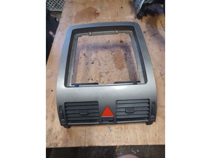 Průduchy ventilace s rámečkem VW touran 1T1 819 728 C 1T1819728C