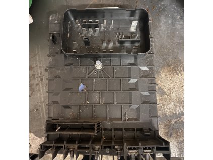Pojistkova skříň 1K0 937 125 A 1K0937125A