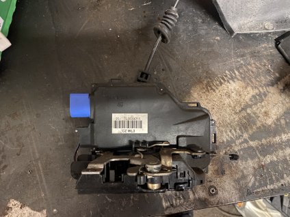 Zamek dveří Zadni levy Octavia 2 7L0 839 015 7L0839015