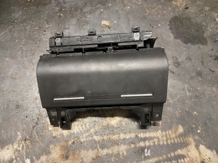 Popelnik Audi a4 b7 8E0 857 951 8E0857951
