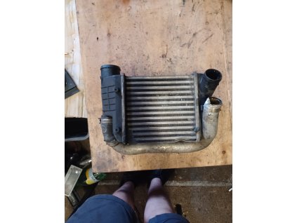 Intercooler pravý  Audi A6 3.0 TDI 4F0 145 980 E 4F0145980E