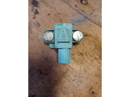 Senzor nárazu airbagu levý přední audi A6 4f 4F0955557 4F0 955 557