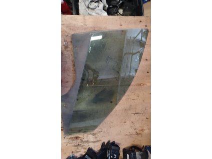 Pravé přední sklo dveří Škoda Octavia 2