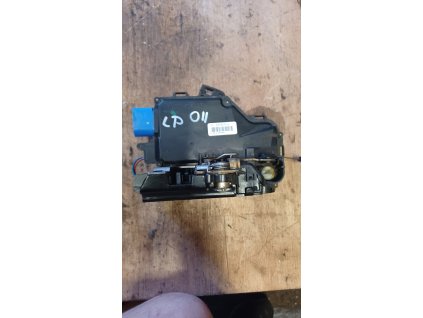 Zámek dveří levý přední Škoda Octavia 2