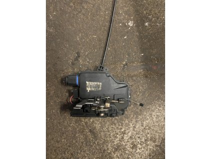 Zamek dveří zadni levy octavia 2 7L0 839 015 7L0839015