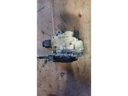 Zámek dveří levý přední VW passat b6 3C1 837 015 A 3C1837015A