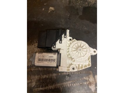 Motorek stahování oken 1K0 959 704 B 1K0959704B 993425-100 993425-100