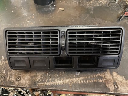 Středové pruduchy ventilace GOLF 4 1J0 819 728 C 1J0819728C