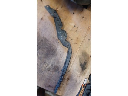 Držák předního nárazníku pravý Škoda Octavia 2 1Z0 807 184 1Z0807184