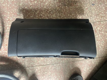 Odkládací kastlik Spolujezdce Škoda Octavia 2 1Z1 857 097 L 1Z1857097L