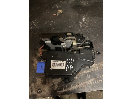 Zamek dveří Pravy přední Octavia 2 3D1 837 016 3D1837016