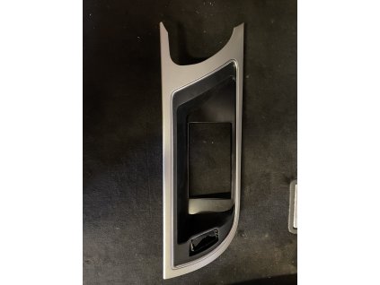 Středový panel Audi A5 8T1 857 186 D 8T1857186D