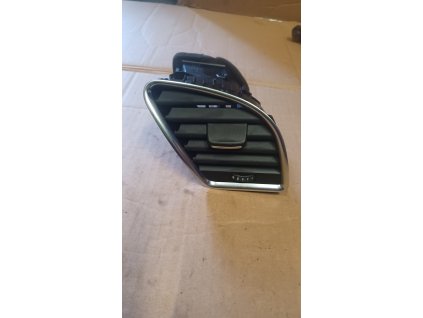 Průduch ventilace Pravy Audi A5 8T1 820 902 B 8T0820902B