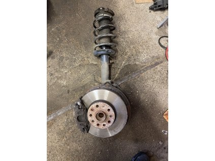 Těhlice s tlumičem leva 2.0tdi 103kw Octavia Superb passat Altea Leon a3