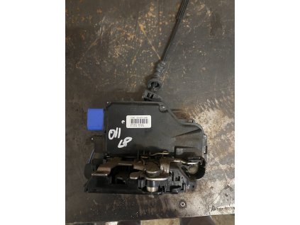 Zamek dveří levy přední Octavia 2 3D1 837 015 AB  3D1837015AB