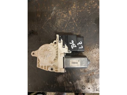 Motorek stahování oken levy zadni VW Passat B6 1K0 959 703 P 1K0959703P 974225-112 974225-112