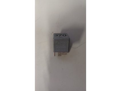 Relé 370 8D0 951 253 8D0951253