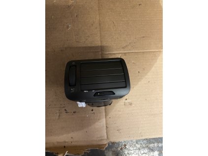 Pruduch ventilace VW Passat B5.5 3B0 819 704 D 3B0819704D