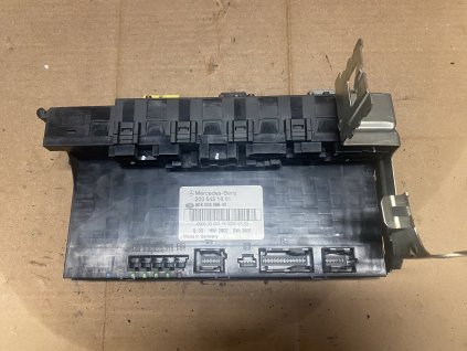 Pojistkova skříň Mercedes C-220 203 545 18 01 2035451801