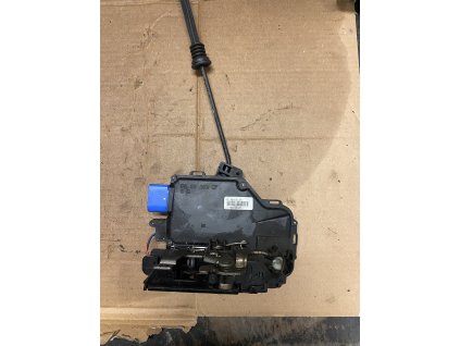 Zamek dveří LEVY PREDNI OCTAVIA 2 3D1 837 015 3D1837015