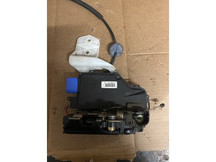 Zamek dveří levy Predni 3D1 837 015 3D1837015