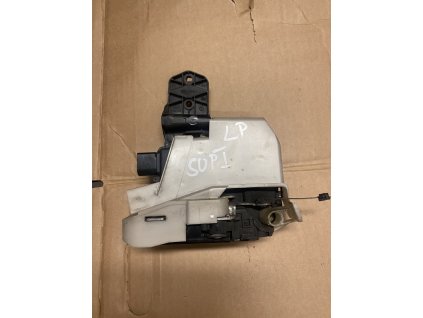 Zamek dveří levy přední Škoda Superb 1