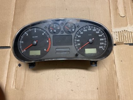 panel pristroju Seat Leon