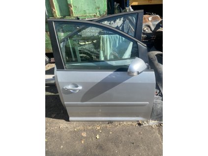 Prave přední dveře VW Touran