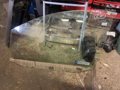 Okno leve přední VW Touran