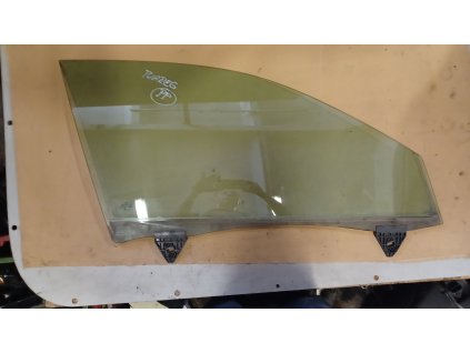 Sklo dveří pravé přední VW Touareg 2005-2010