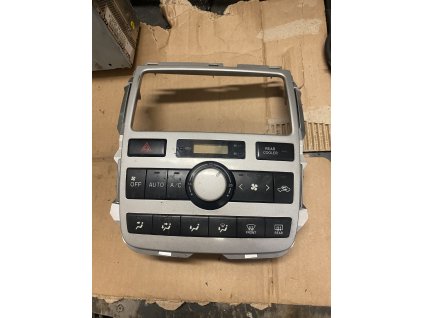 Ovldací panel Topeni a klimatizace Toyota Avensis Verso