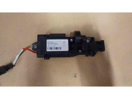 Nastavení výšky bezpečnostního pásu  Audi A8 D3  4H0 857 833 4H0857833