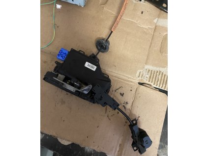 Zamek dveří levy přední Audi A8 D3 4E1 837 015 4E1837015